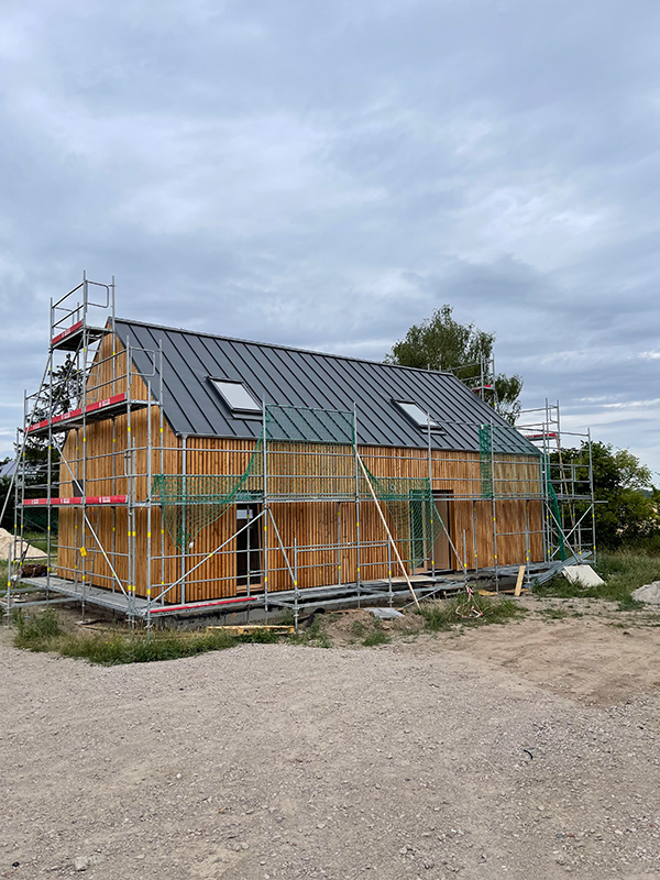 gallerie_dachdeckerei_011 Hardy Krüger Dachdeckermeister aus Brandenburg / Berlin für Dacheindeckung, Dachreparatur und Dachsanierung für Steildach, Flachdach oder Gründach.