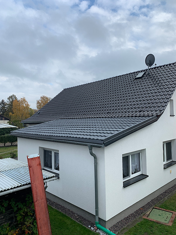 gallerie_dachdeckerei_09 Hardy Krüger Dachdeckermeister aus Brandenburg / Berlin für Dacheindeckung, Dachreparatur und Dachsanierung für Steildach, Flachdach oder Gründach.